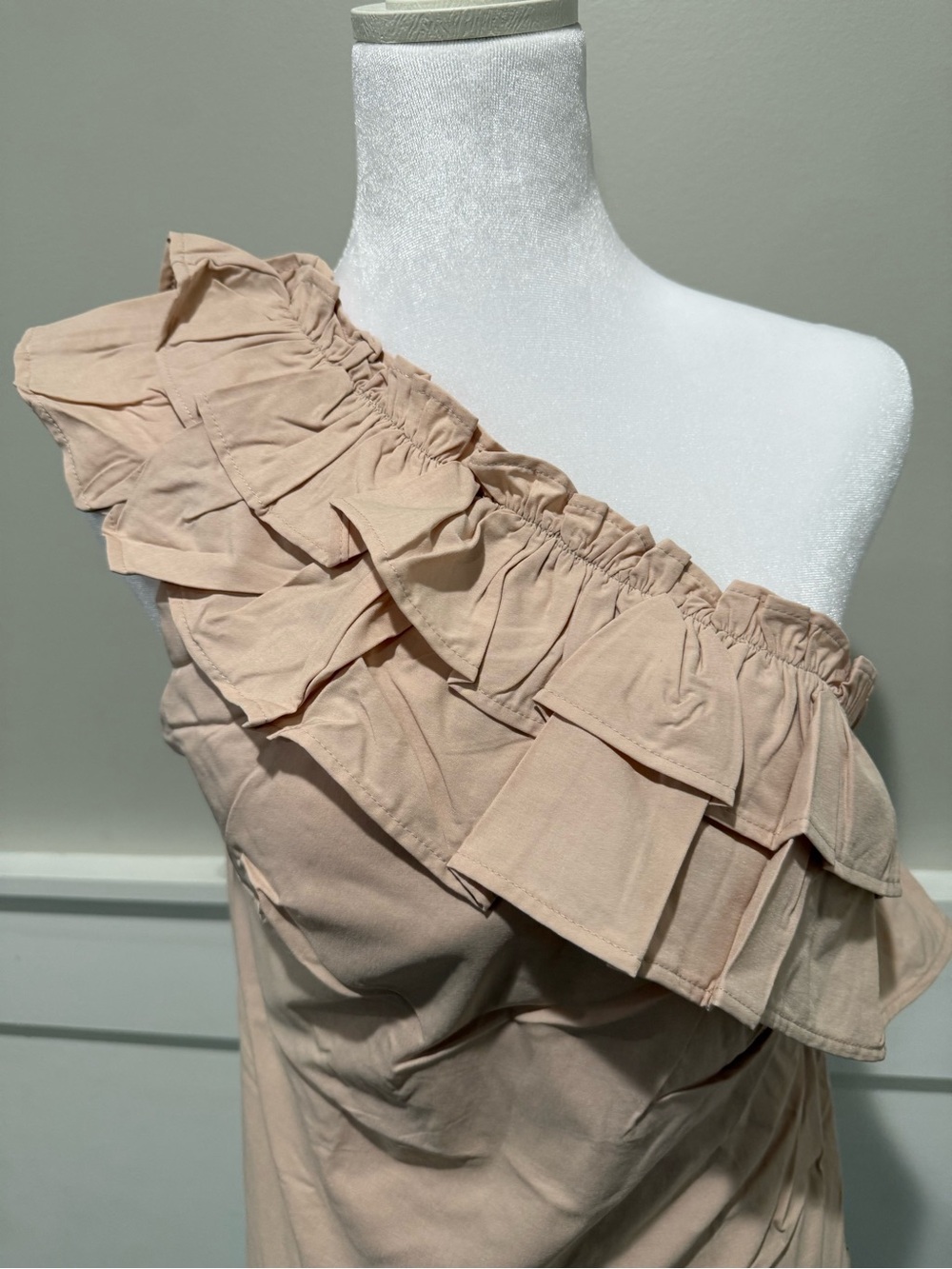 Beige One Shoulder Ruffle Blouse – Size L - Picture 4 of 7